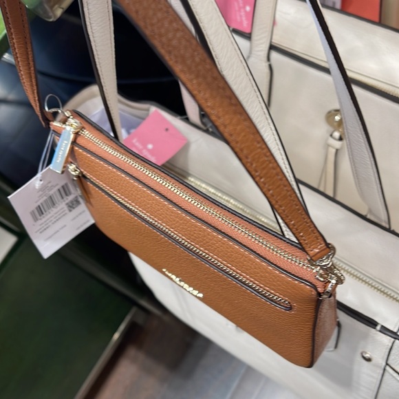 Kate Spade Leila Pebble Leather Convertible Wristlet Wallet Clutch
Warm Gngrbrd - Picture 9 of 16